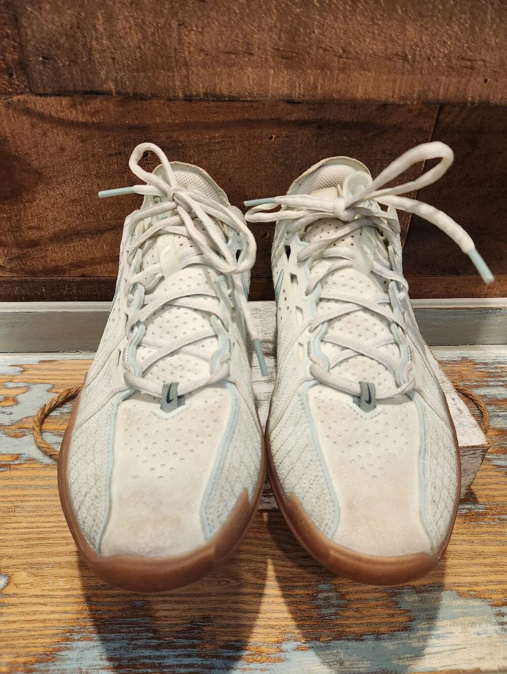 Nike Men's/ Women's Low-Top Training Sneakers in Mint Green and Gum